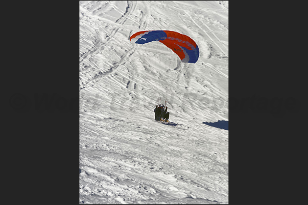 Speed Riding. Passage of a slalom door Speed Riding. Passage of a slalom door
