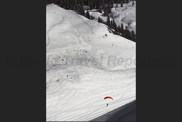 Speed Riding. Two more doors and you reach the arrival track of the slalom race Speed Riding. Two more doors and you reach the arrival track of the slalom race