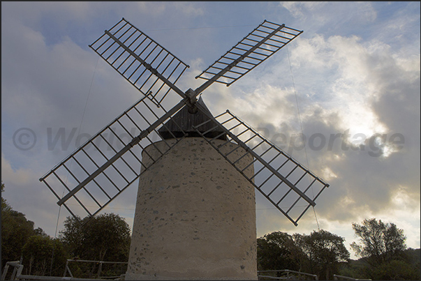 Moulin de Bonheur, the windmill on the way to the south coast