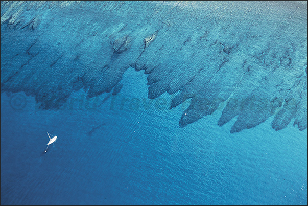 The lagoon in front of the western coasts of the island