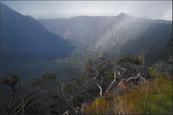 Plaines des Sables. Central area towards Cilaos. Valleys around the plateau