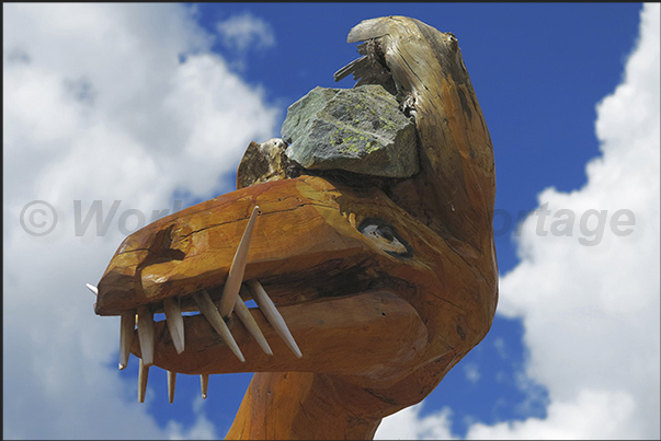 Stafal-Gabiet plant area. Wood sculptures Stafal-Gabiet plant area. Wood sculptures