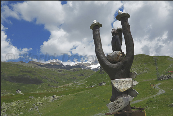 Stafal-Gabiet plant area. Wood sculptures