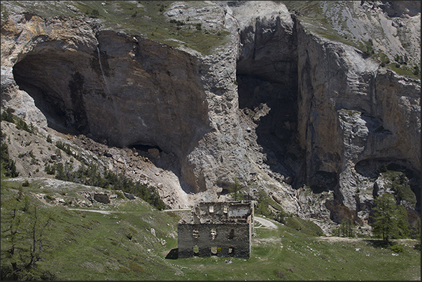 The ancient barracks of the Pramand fort