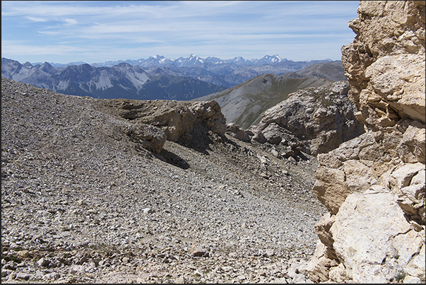 Start of the climb to the Seguret mountain