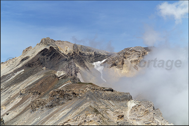 The rocky ridge between Mount Seguret and Mount Vallonetto