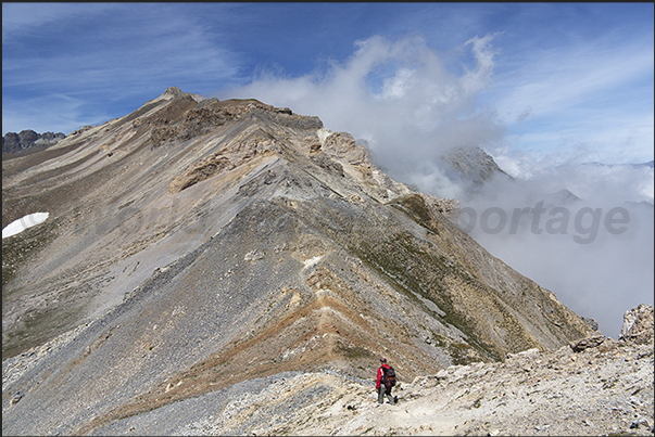 The rocky ridge between Mount Seguret and Mount Vallonetto The rocky ridge between Mount Seguret and Mount Vallonetto