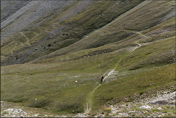 The rocky ridge that divides the Cold Valley with the Pramand plateau