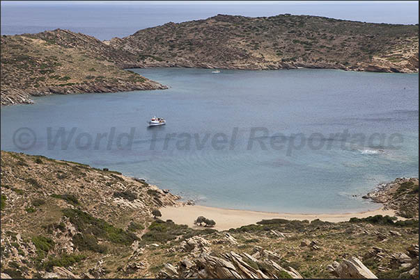 Tris Eklisies Bay, near Manganari Bay (south tip of the island) Tris Eklisies Bay, near Manganari Bay (south tip of the island)
