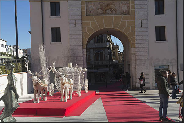 Salo', Christmas installation in front of the city gates Salo', Christmas installation in front of the city gates