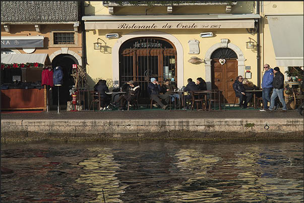 Lakefront of the town of Lazise (south-eastern coast) Lakefront of the town of Lazise (south-eastern coast)