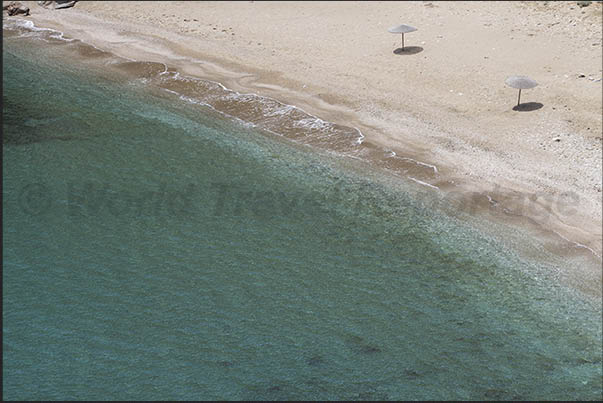 East Coast. Sykamia Bay between the bays of Psathi (south) and Kalidonichi (north)