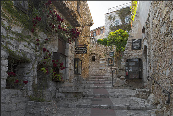 Rue Barri in the lower part of the hamlet