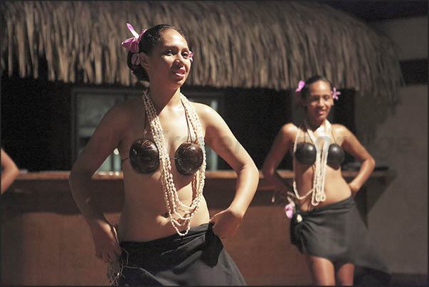 Dances and dancers welcome visitors who reach the island Dances and dancers welcome visitors who reach the island