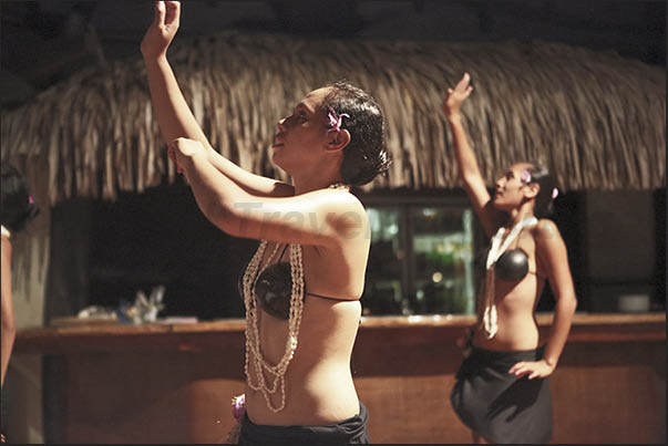 Dances and dancers welcome visitors who reach the island Dances and dancers welcome visitors who reach the island