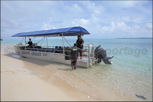 Daily excursions bring tourists to the uninhabited islands located on the edge of the large lagoon Daily excursions bring tourists to the uninhabited islands located on the edge of the large lagoon