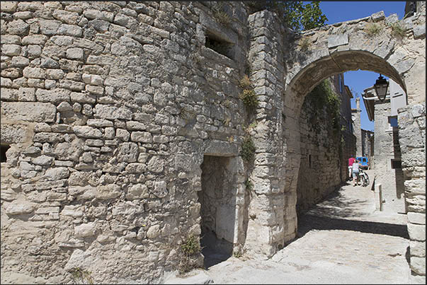 The alleys of the medieval village of Lacoste that rise towards the castle