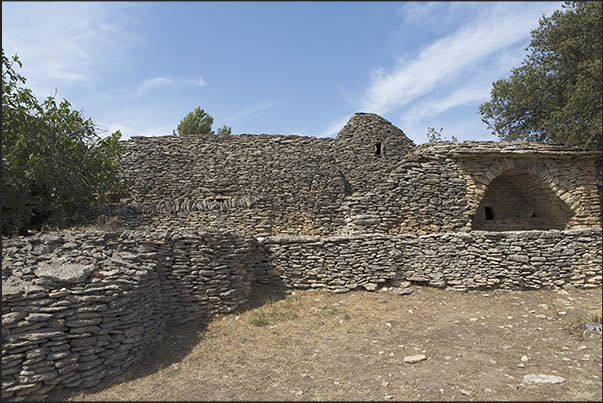 The stones to build Les Bories were extracted from the fields and stacked on top of each other from the foundations to the roof