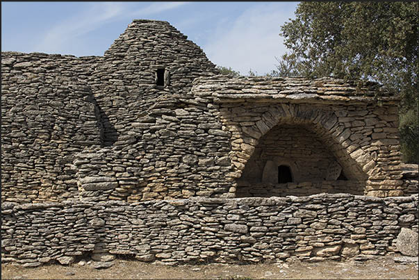 The bread oven was unique for all the villagers The bread oven was unique for all the villagers