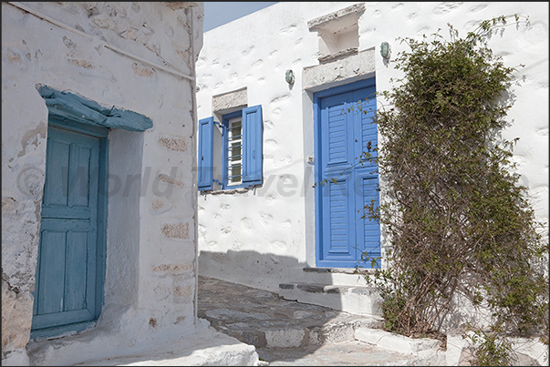 The narrow streets of the ancient town of Hora