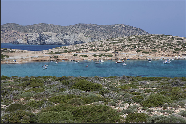 Kalotantissa bay, south-western tip used by fishermen and, in summer, a place frequented by tourists Kalotantissa bay, south-western tip used by fishermen and, in summer, a place frequented by tourists