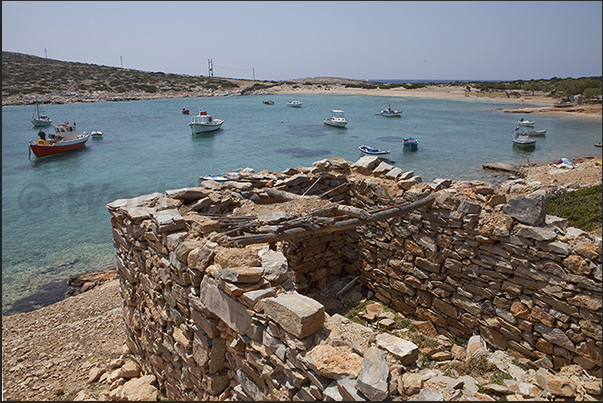 Kalotantissa bay, south-western tip used by fishermen and, in summer, a place frequented by tourists