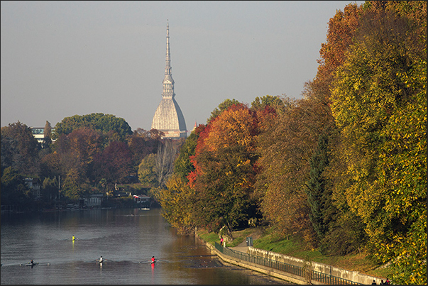 Po river and Mole Antonelliana seen from the Isabella bridge Po river and Mole Antonelliana seen from the Isabella bridge