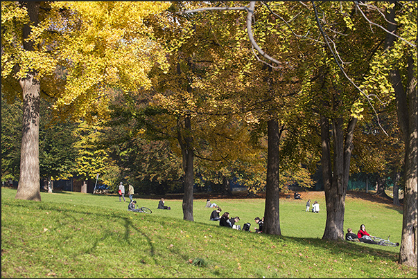 A little autumn sunshine in Valentino Park in the city center