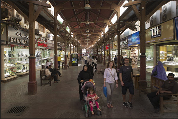 Dubai Deira, the district with the markets of spices, gold and handmade products Dubai Deira, the district with the markets of spices, gold and handmade products