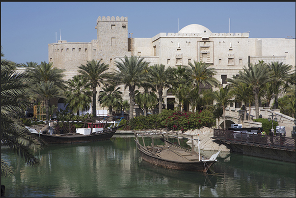 The shopping center in the ancient fortress of al-Fahdi in the old town of Bastakiya. Inside is the museum of Bedouin cultur The shopping center in the ancient fortress of al-Fahdi in the old town of Bastakiya. Inside is the museum of Bedouin cultur