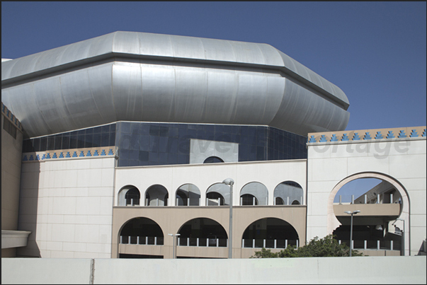 Walking through the town, you can see the architecture always at odds between the ancient and the modern