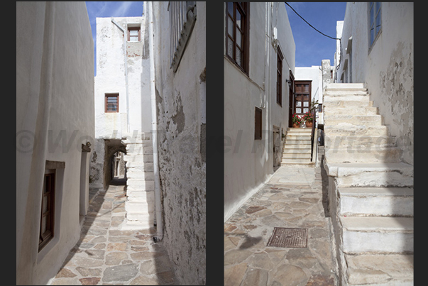 The old Naxos (Hora). A maze of alleys arranged in a circle around the Kastro, the Venetian fortress that dominates the hill The old Naxos (Hora). A maze of alleys arranged in a circle around the Kastro, the Venetian fortress that dominates the hill