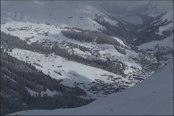 Zurs village, an important meeting point of the ski area Zurs village, an important meeting point of the ski area