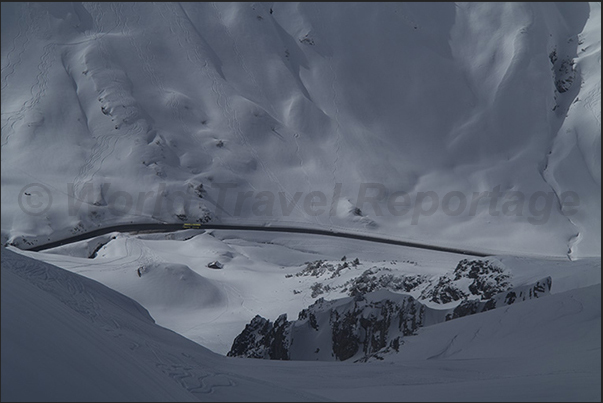 The road in the valley that connects Saint Christophe to Saint Anton