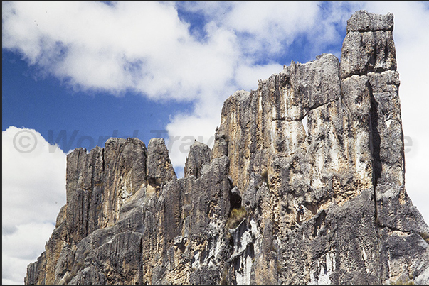 The park is popular with climbing enthusiasts who climb the highest rocky pinnacles