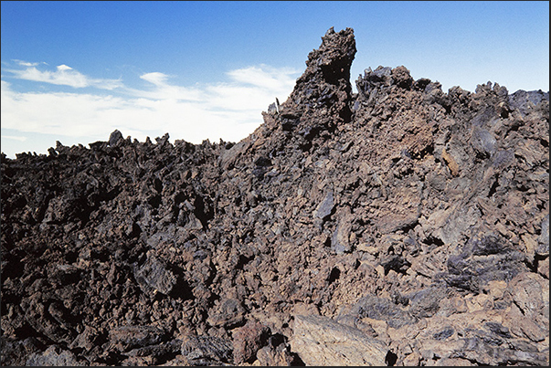 The lava produced by the last eruption of Pico Viejo (3.131 m) in 1798, the oldest volcano on the island