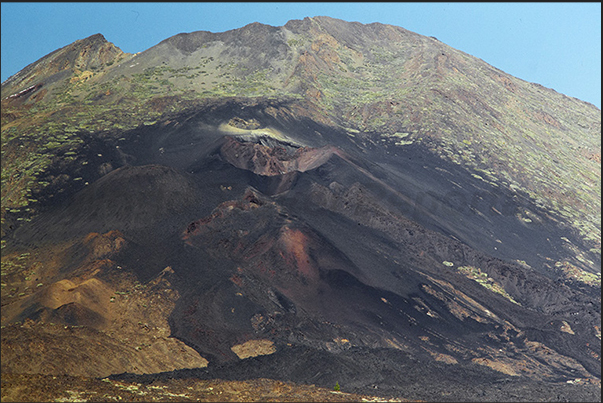 The last eruption of Pico Viejo (3.131 m) in 1798, the oldest volcano on the island The last eruption of Pico Viejo (3.131 m) in 1798, the oldest volcano on the island