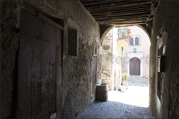 The alleys leading to the church square The alleys leading to the church square