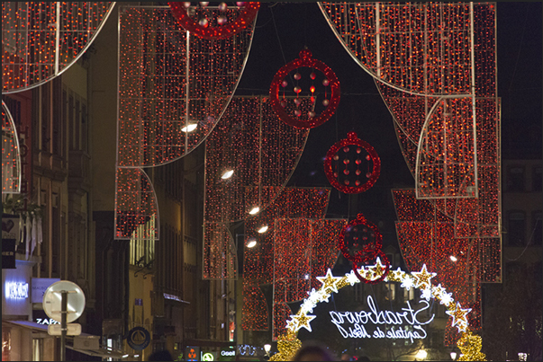 Strasbourg. Falls of lights on the street