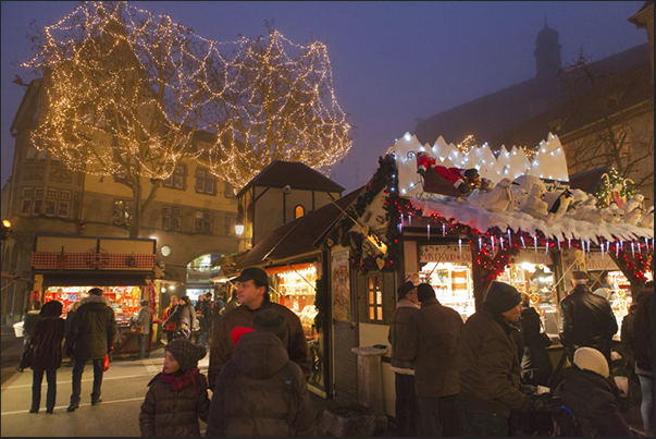 At night, when the fog descends on the towns of Alsace region, the roads become even more attractive At night, when the fog descends on the towns of Alsace region, the roads become even more attractive