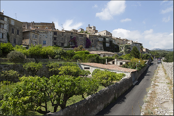 The walk along the Courine Sainte Claire ramparts along the eastern side of the citadel