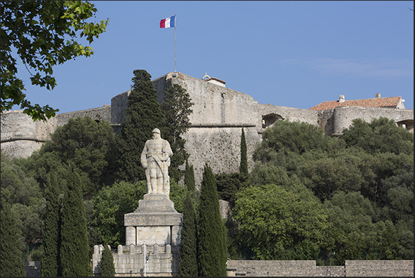 Vauban fortress welcomes sailors arriving at the old port of Antibes