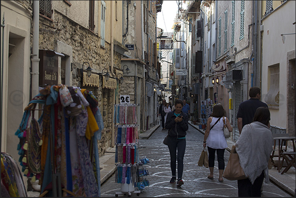 The alleys of the historic center. Rue Thuret