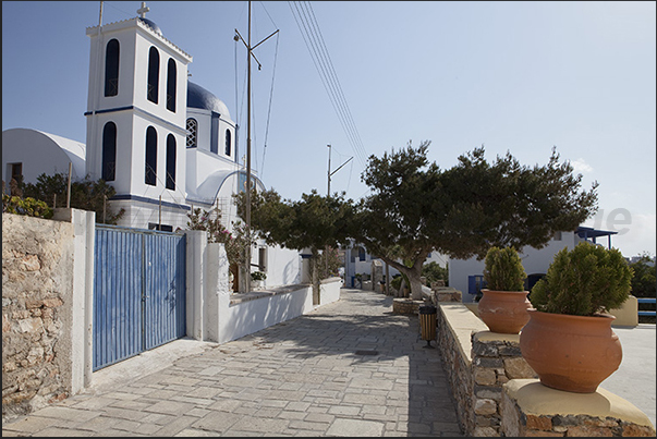 Town of Hora. Streets paved with stone cross the small capital of the island