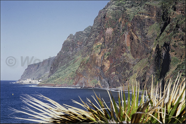 Ponta do Sol cliffs (south-west coast) Ponta do Sol cliffs (south-west coast)