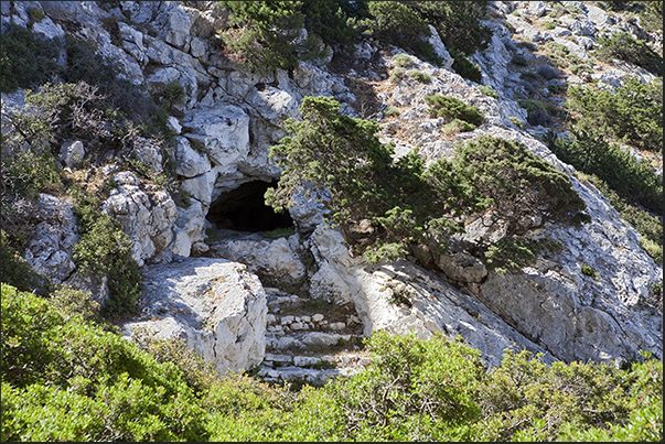 Entrance to Polyphimos cave on the north coast Entrance to Polyphimos cave on the north coast