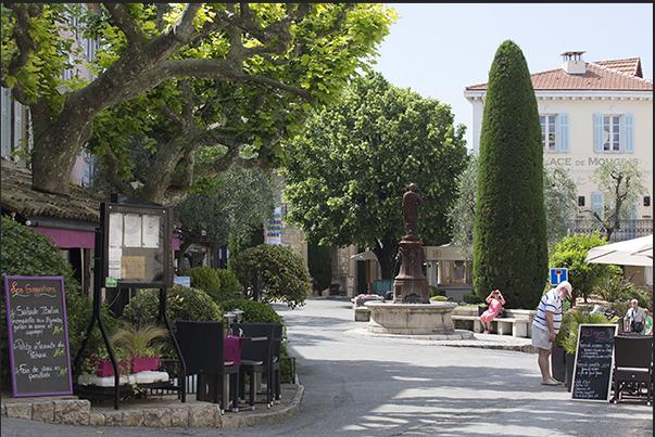 Place du Commandant Lamy the village square where the restaurants are located