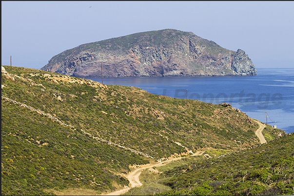 The uninhabited island of Vous off the eastern coast of the island of Serifos