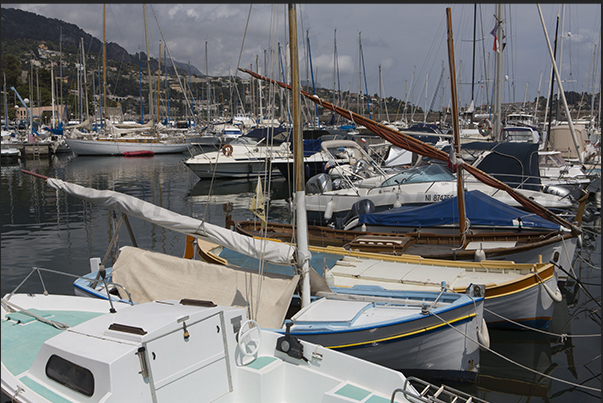 The joles, typical local boats moored in the port in front of the Quai de la Douane (the ancient customs road)