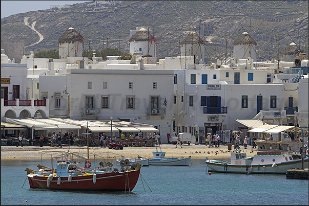 Restaurants on the beach in Mykonos Town Restaurants on the beach in Mykonos Town
